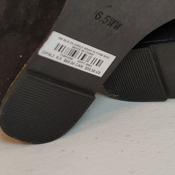 New Torrid Strappy Wrap Platform Wedge BLACK  Size 6.5 WW - Picture 9 of 9